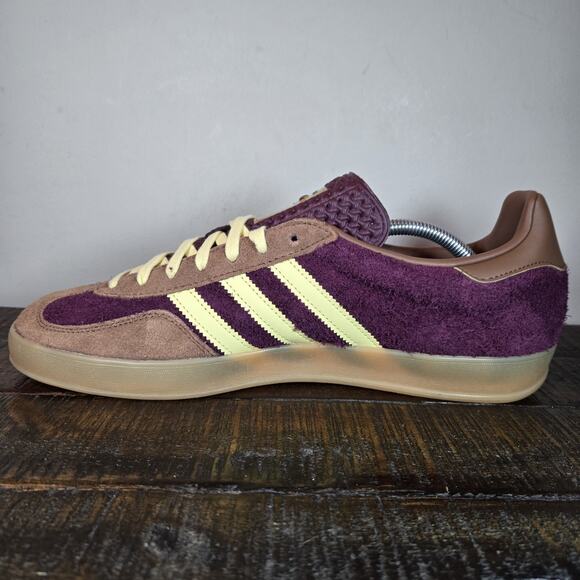 NEW Adidas Gazelle Indoor Mens Size 11 Low Top Shoe Sneaker Maroon Yellow JI0324 main image 11